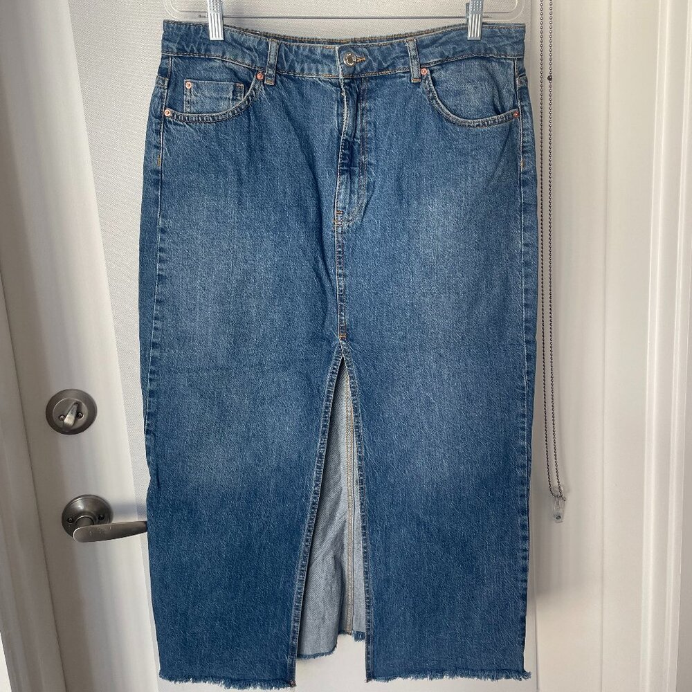 Stradivarius Denim Midi Skirt w/ Front Slit and Raw Hem - Size 44 (US 12)